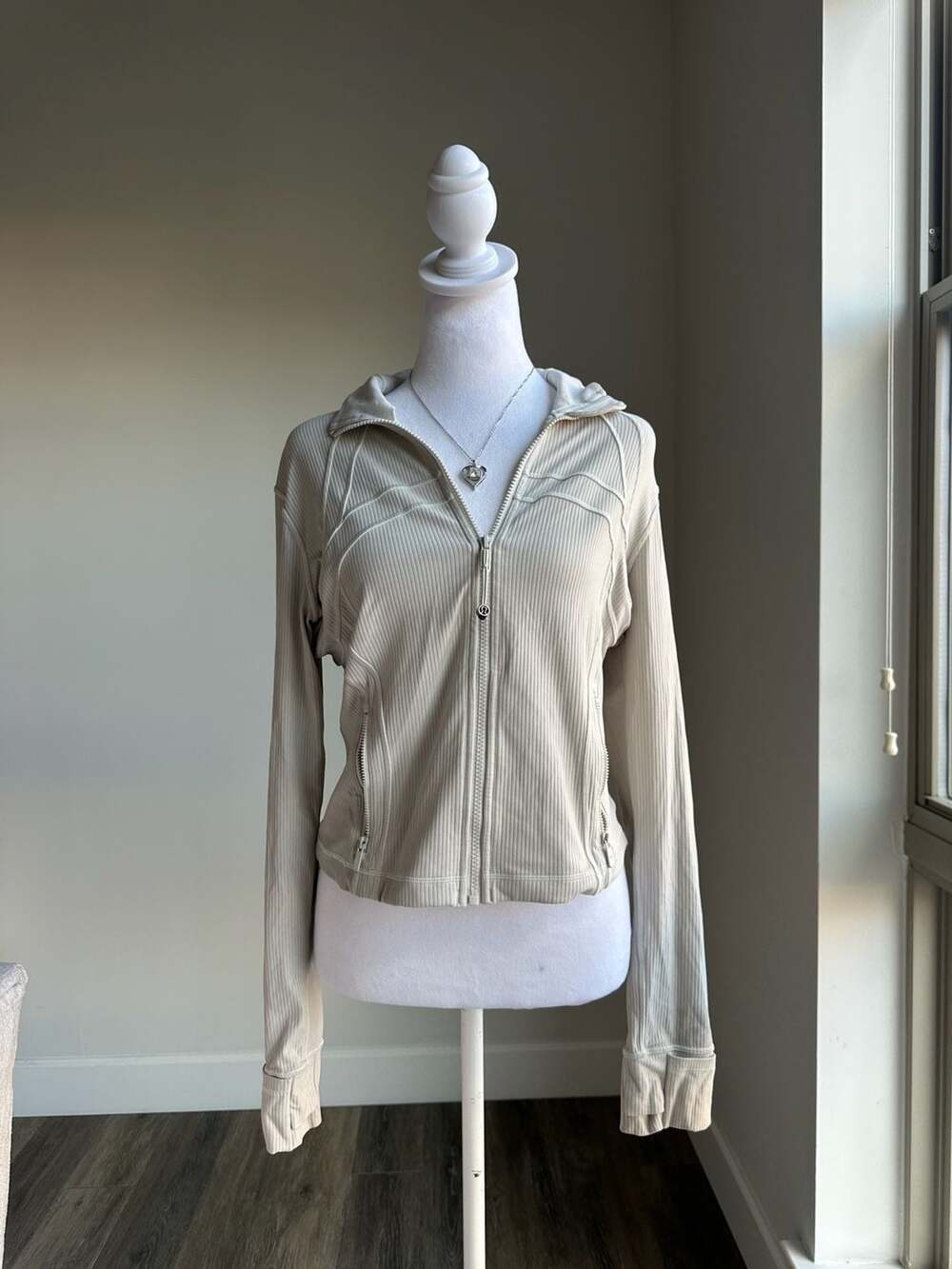 Lululemon Define Cropped Jacket Ribbed Nulu Bone Size 10